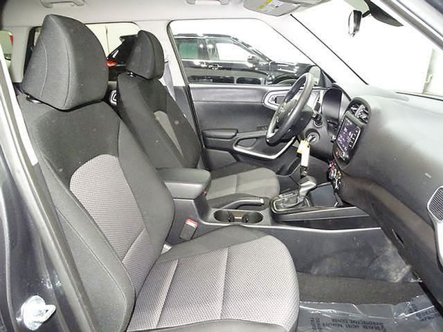 2023 Kia Soul LX Image 13 of 36