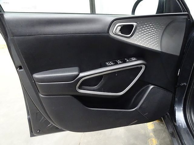 2023 Kia Soul LX Image 23 of 36
