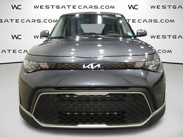 2023 Kia Soul LX Image 2 of 36