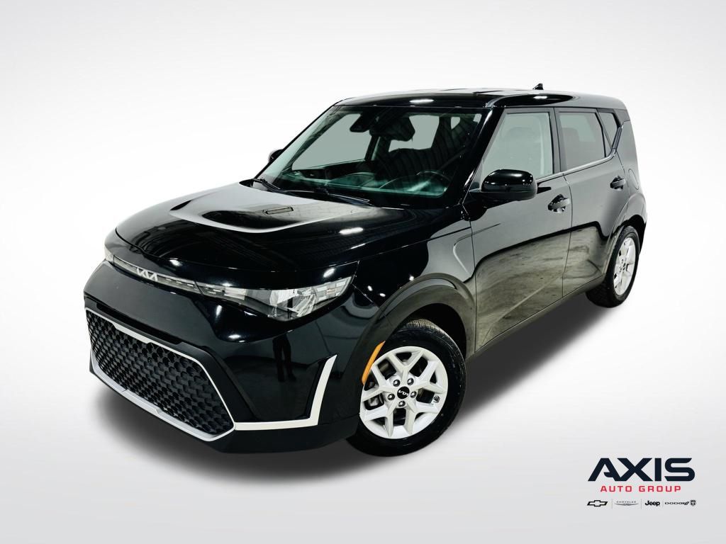 2023 Kia Soul LX Image 2 of 36