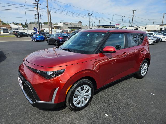 2023 Kia Soul LX Image 2 of 24