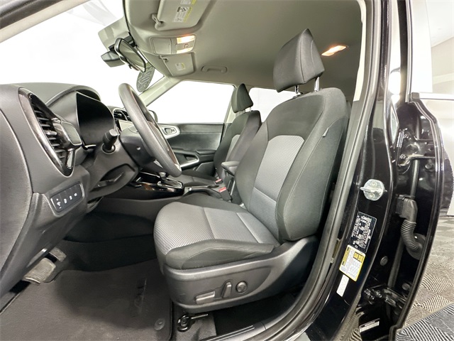Vehicle image 18 of 31