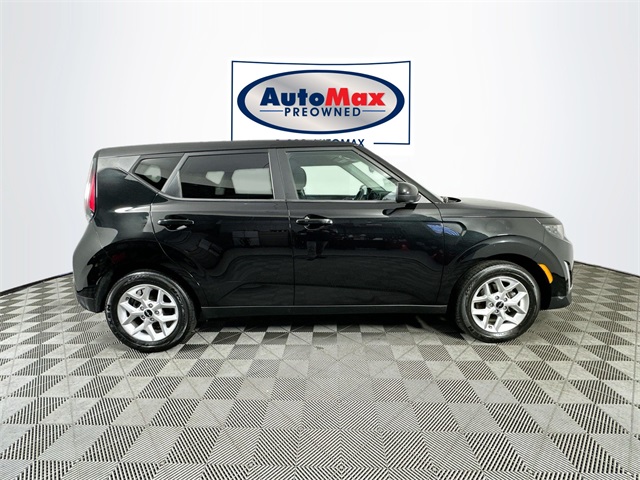 Vehicle image 7 of 31