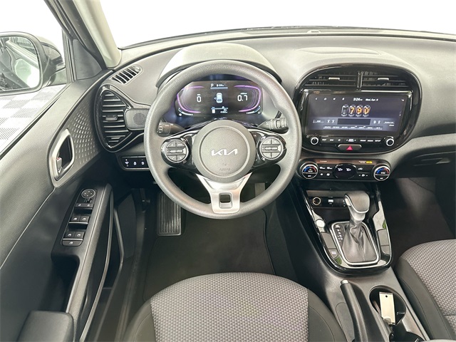 Vehicle image 10 of 31