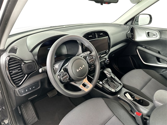 Vehicle image 19 of 31