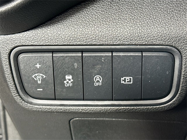 Vehicle image 23 of 31