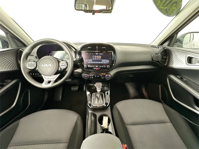 Vehicle image 9 of 31