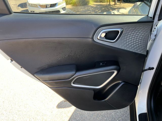 Vehicle image 13 of 29