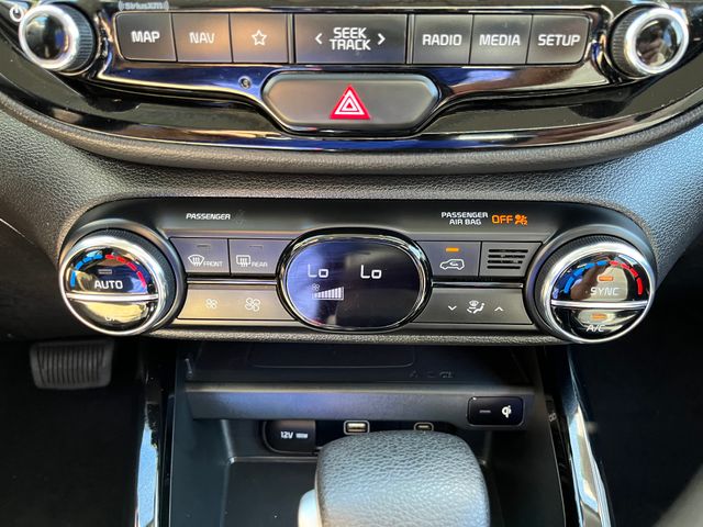 Vehicle image 27 of 29