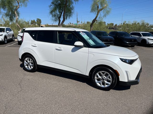 Vehicle image 3 of 29