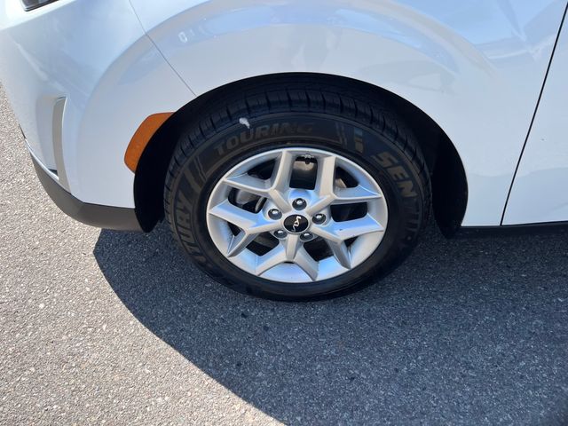 Vehicle image 8 of 29