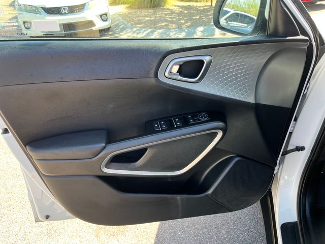 Vehicle image 11 of 29