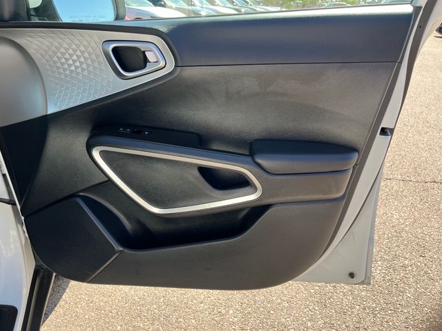 Vehicle image 19 of 29