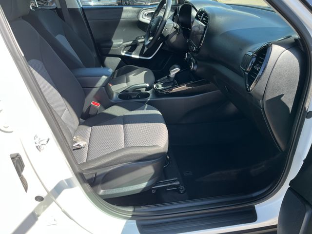 Vehicle image 18 of 29