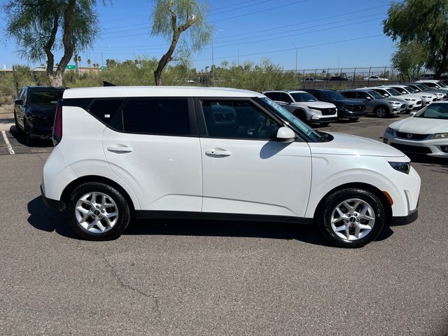 Vehicle image 4 of 29