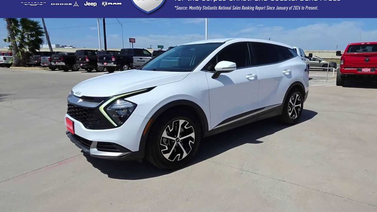 2023 Kia Sportage EX Image 2 of 28