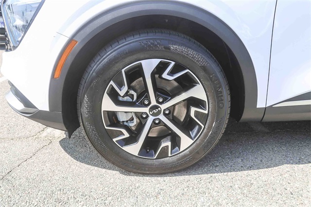 2023 Kia Sportage EX Image 9 of 30