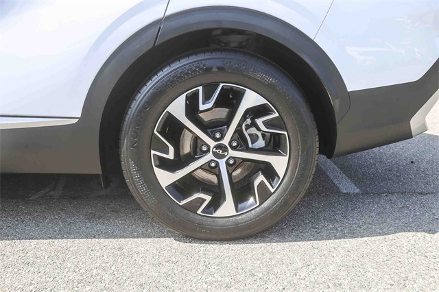 2023 Kia Sportage EX Image 10 of 30