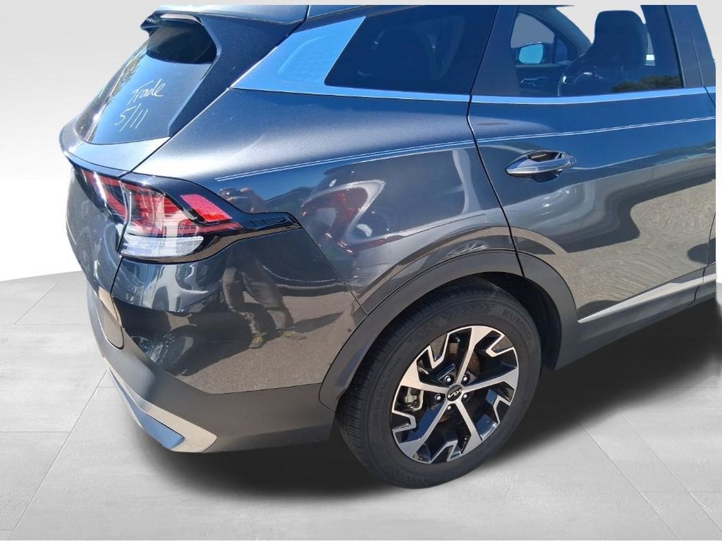2023 Kia Sportage EX Image 2 of 15