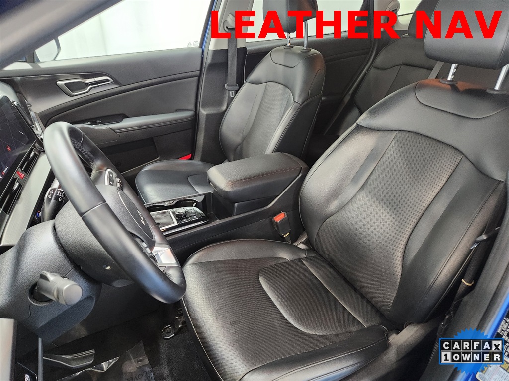 2023 Kia Sportage EX Image 17 of 38