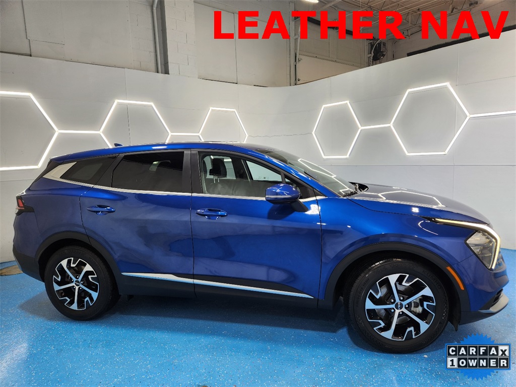 2023 Kia Sportage EX Image 2 of 38