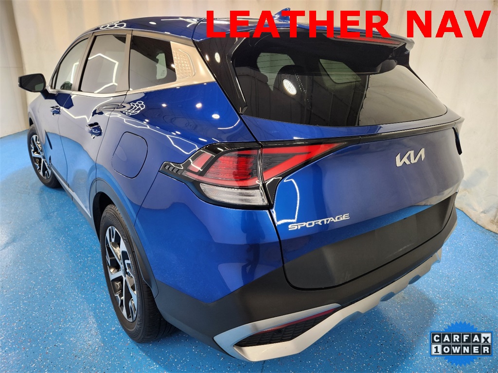2023 Kia Sportage EX Image 7 of 38