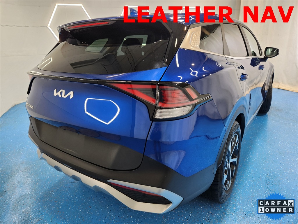 2023 Kia Sportage EX Image 4 of 38