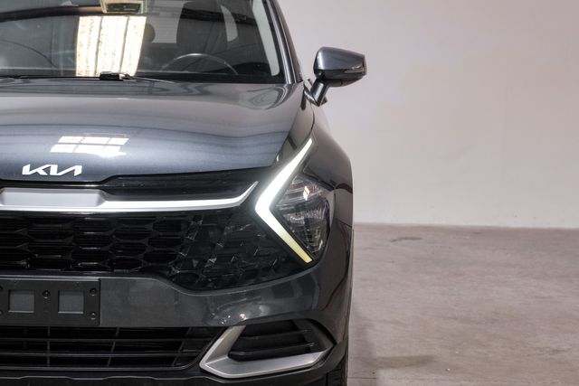 2023 Kia Sportage EX Image 3 of 59