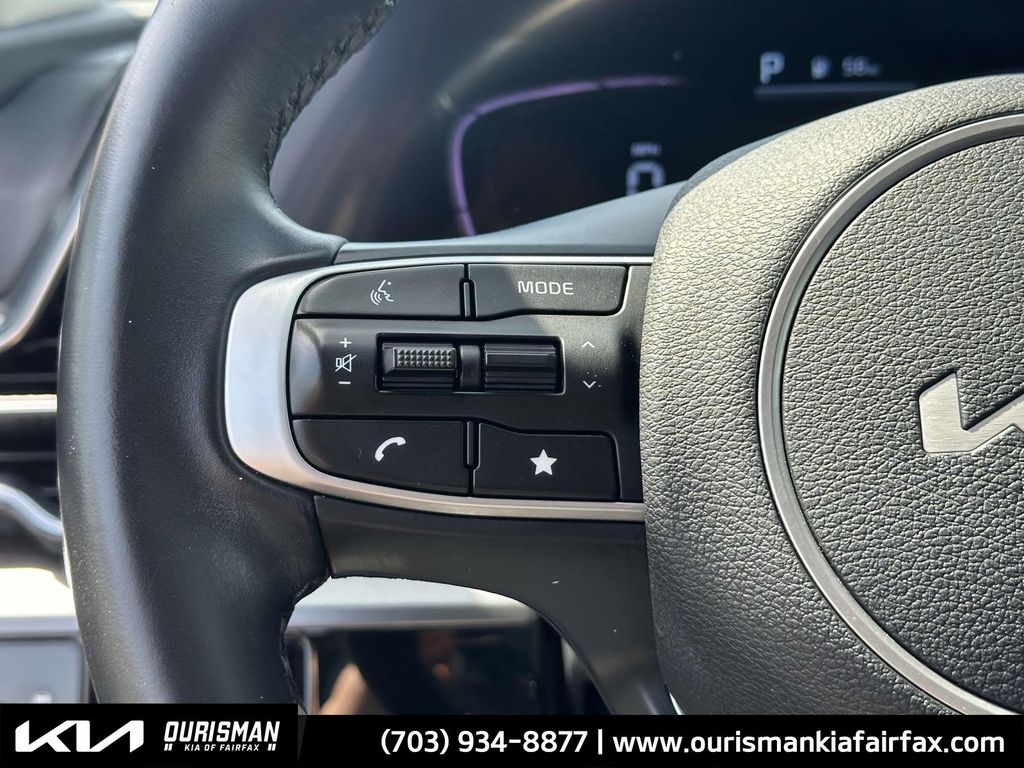 Vehicle image 13 of 25