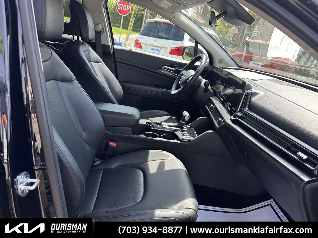 Vehicle image 17 of 25