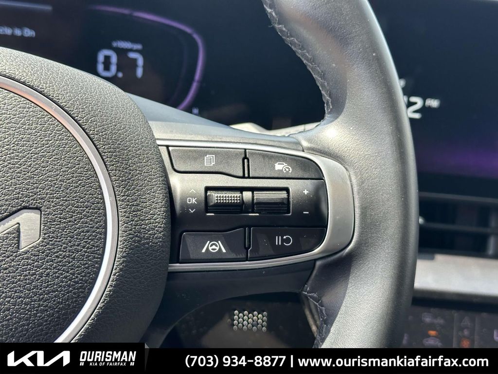 Vehicle image 12 of 25