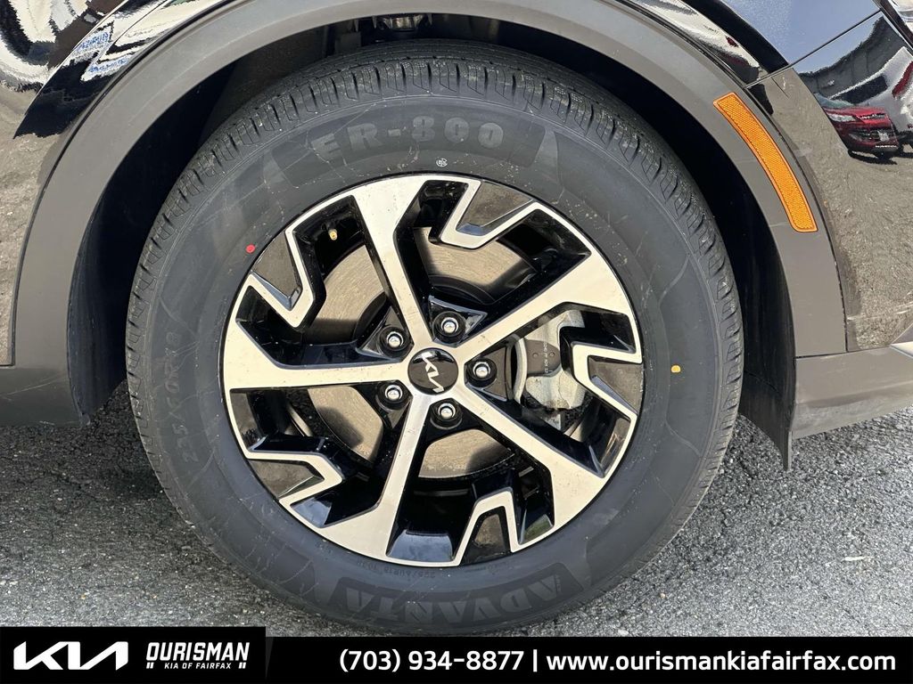 Vehicle image 24 of 25