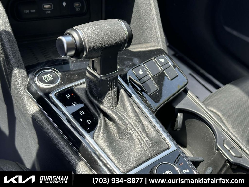 Vehicle image 10 of 25