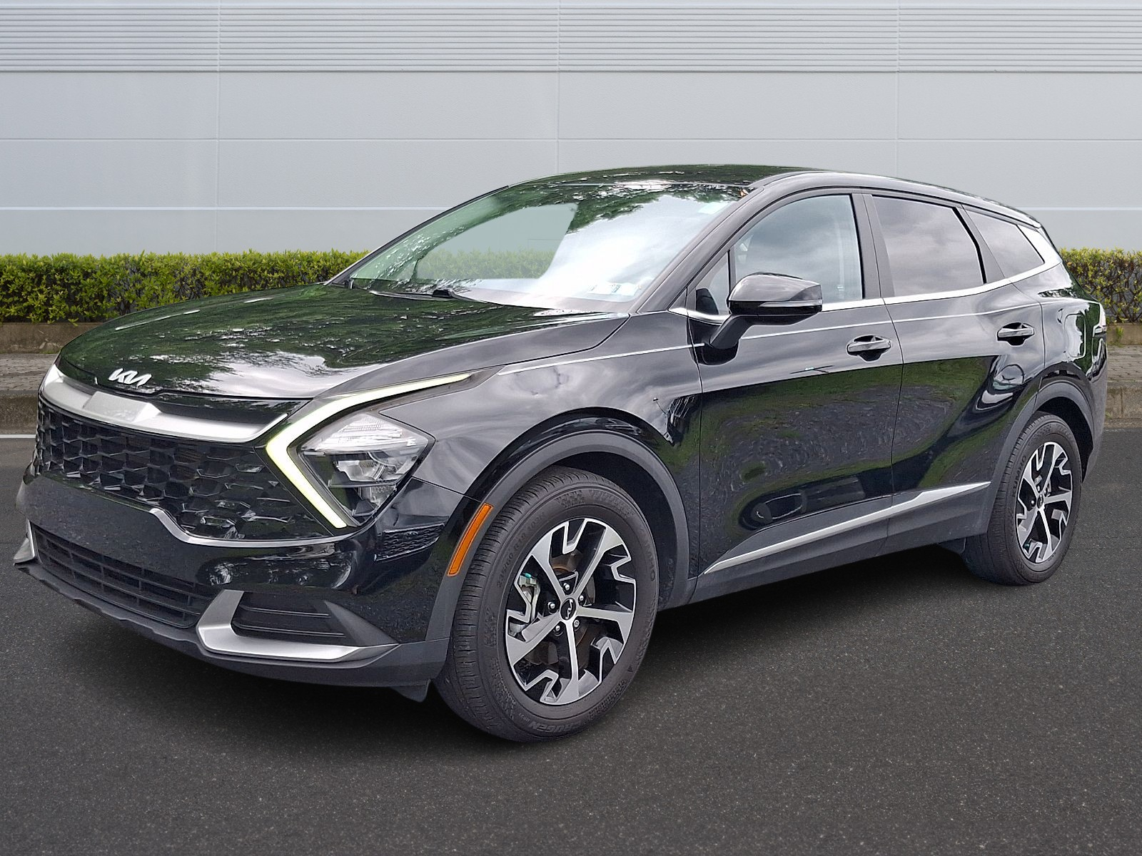 2023 Kia Sportage EX Image 1 of 31