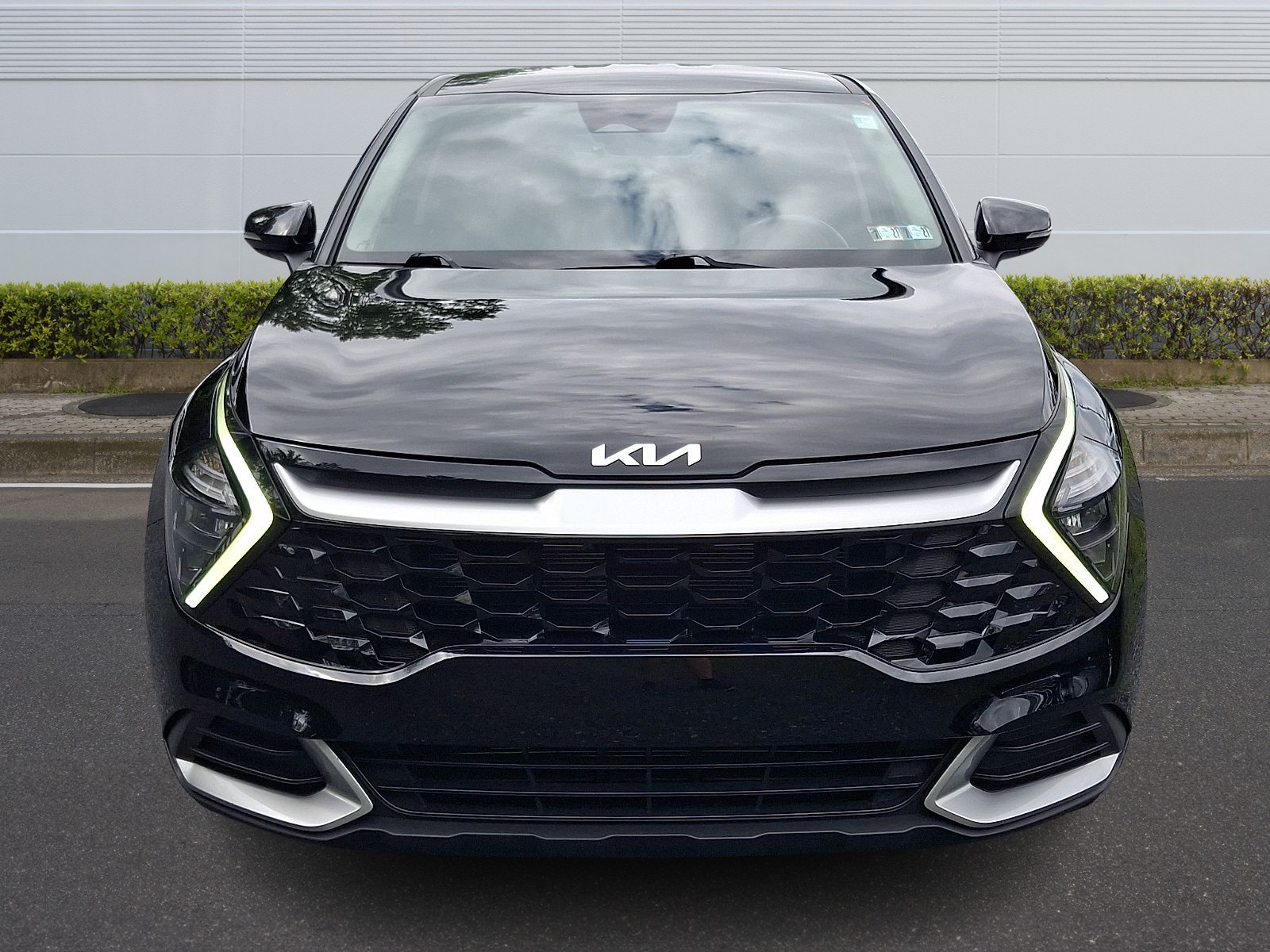 2023 Kia Sportage EX Image 2 of 31