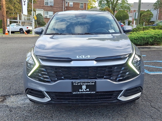 2023 Kia Sportage EX Image 2 of 30