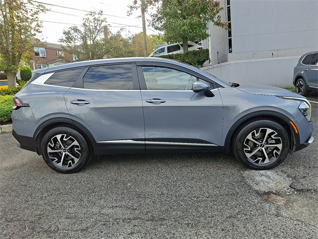 2023 Kia Sportage EX Image 4 of 30