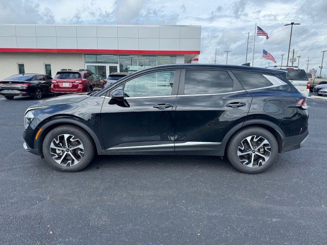 Vehicle image 8 of 16