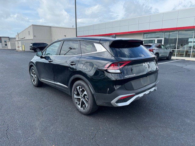 Vehicle image 7 of 16