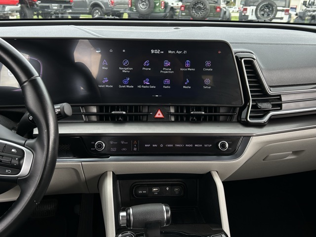 Vehicle image 34 of 48