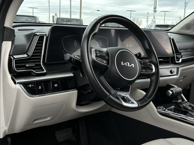 Vehicle image 25 of 48