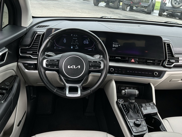 Vehicle image 17 of 48