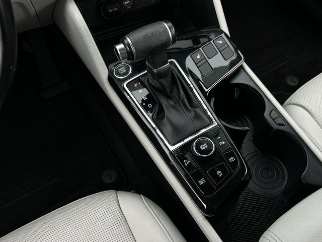 Vehicle image 40 of 48