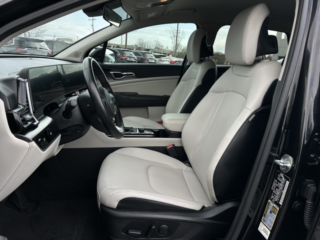 Vehicle image 27 of 48