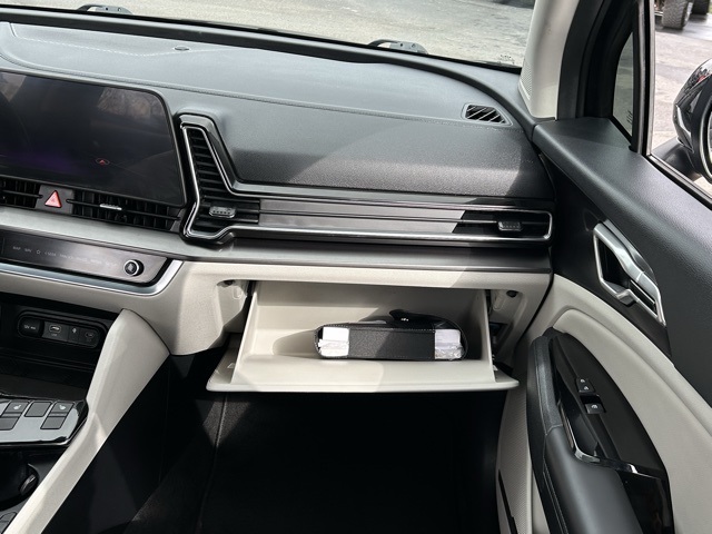 Vehicle image 46 of 48