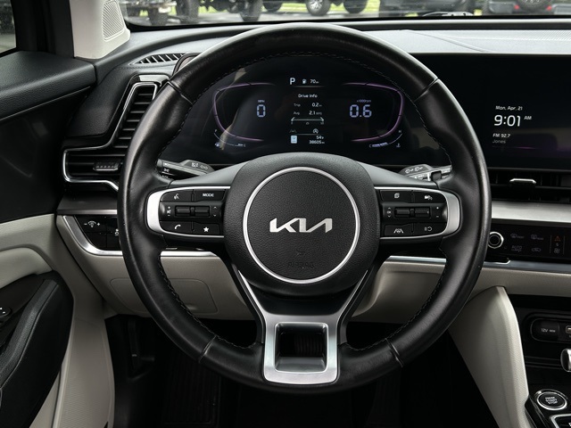 Vehicle image 18 of 48