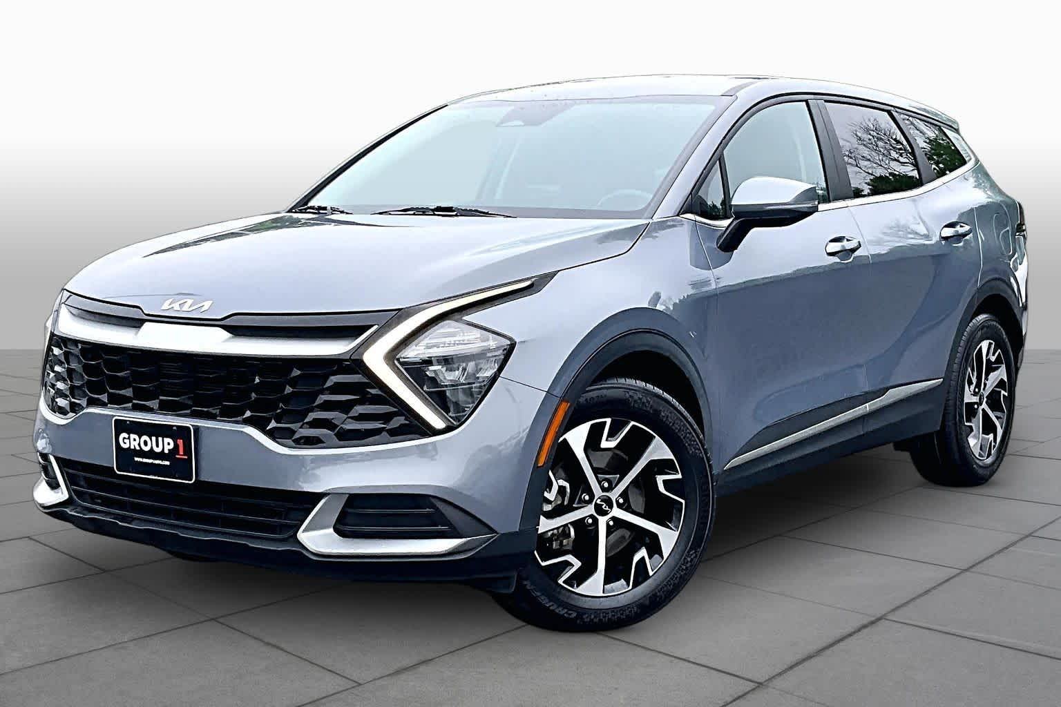 2023 Kia Sportage EX Image 2 of 44