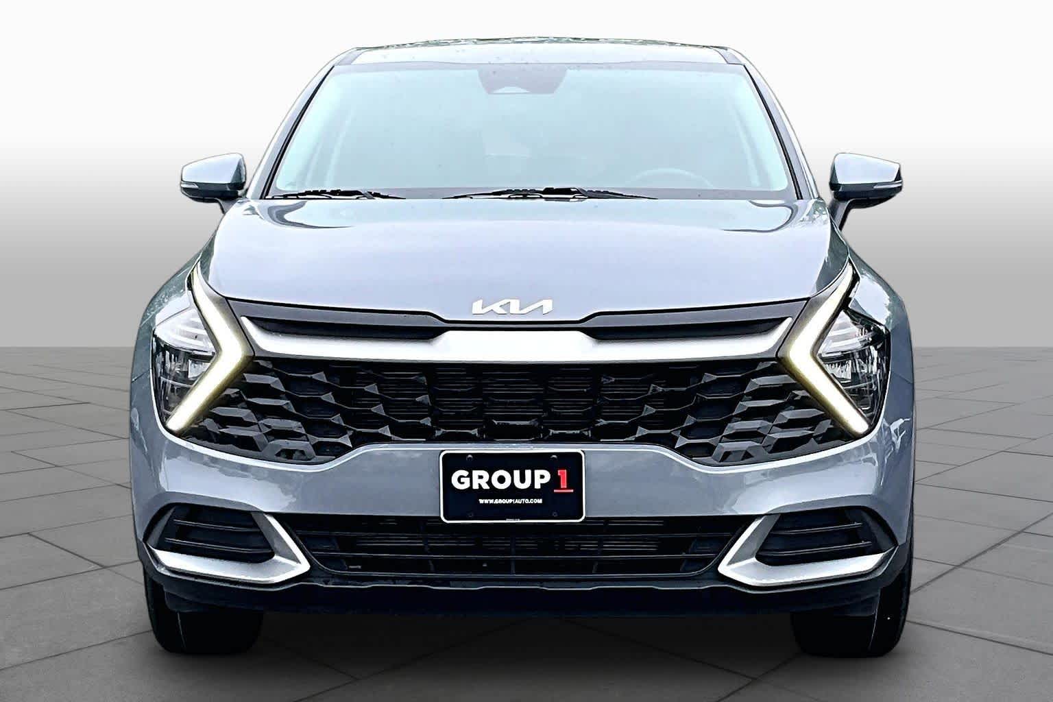 2023 Kia Sportage EX Image 3 of 44