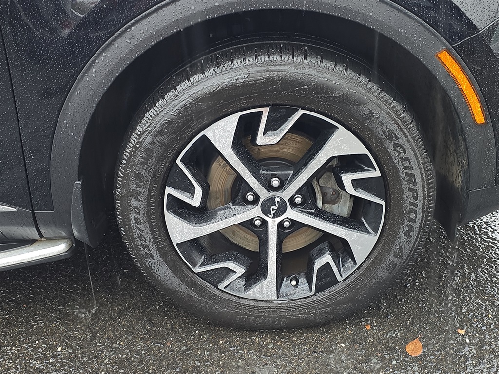 2023 Kia Sportage EX Image 8 of 30