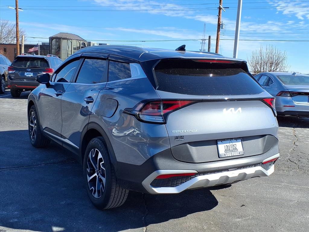2023 Kia Sportage EX Image 3 of 25